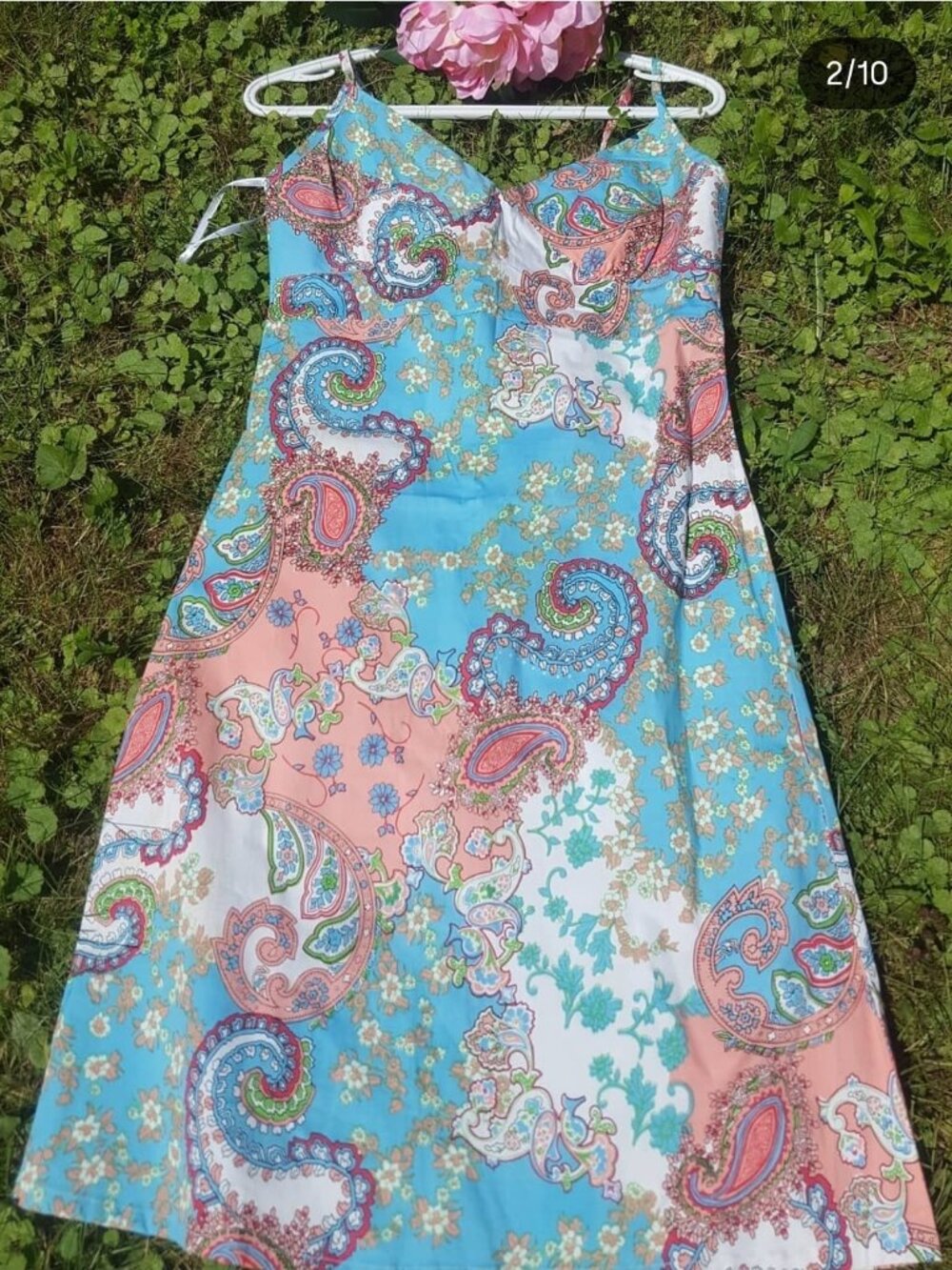 Beautiful little vintage/retro paisley dress. Size 8.